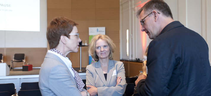Dr. Katrin Düring, Referatsleiterin im MBJS, Susanne Wolter und Bernd Jankowsky, Abteilungsleiterin bzw. Abteilungsleiter im LISUM.
