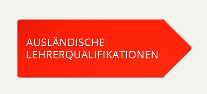 Logo: Ausländische Lehrerqualifikationen - roter Pfeil auf grauem Hintergrund